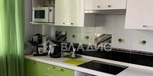 3-комн квартира улица Маршала Савицкого,  д. 28