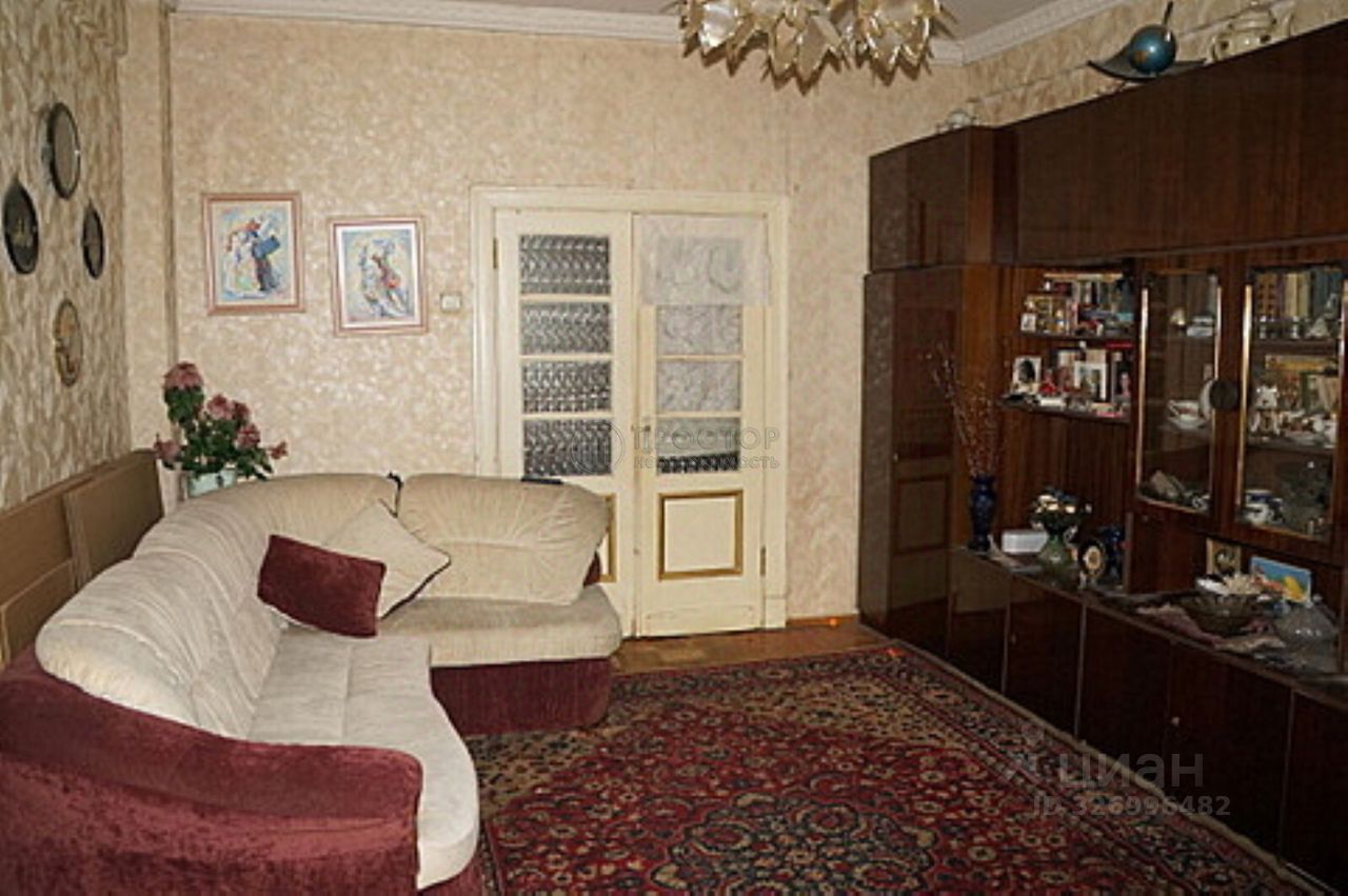 Продажа 3-комн квартиры на вторичном рынке Полоцкая улица, 4