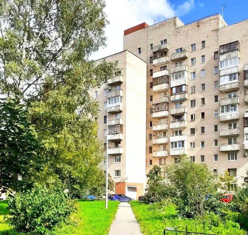 Продажа 1-комн квартиры на вторичном рынке проспект Науки, 44