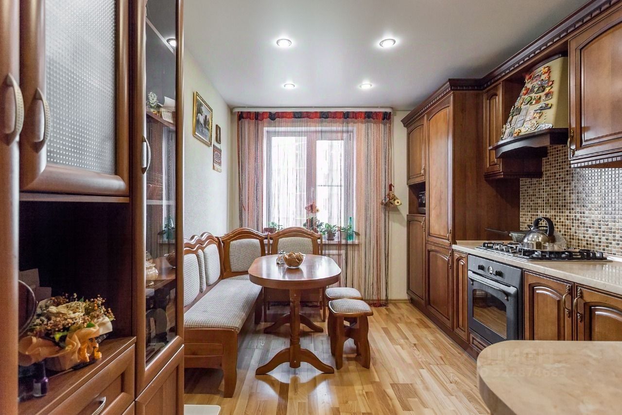 Продажа 3-комн квартиры на вторичном рынке пос. Шушары, Ленсоветовский тер., 25