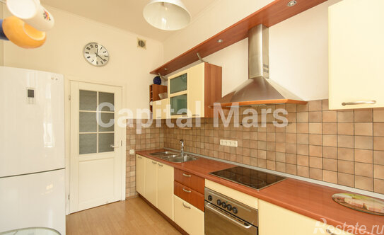 Аренда 3-комн квартиры на вторичном рынке Смоленский 1-й пер,  д. 22/10