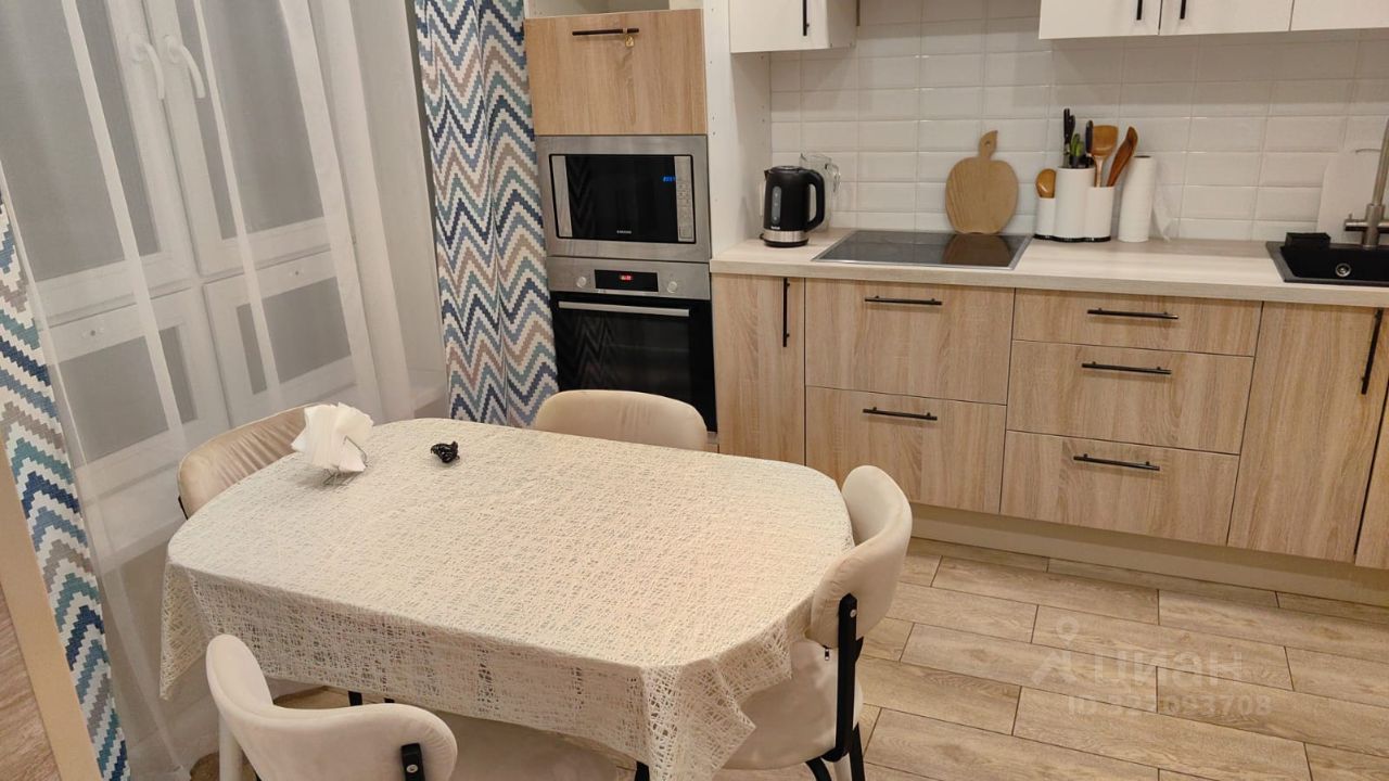 Аренда 3-комн квартиры на вторичном рынке улица Вертолетчиков, 4к6