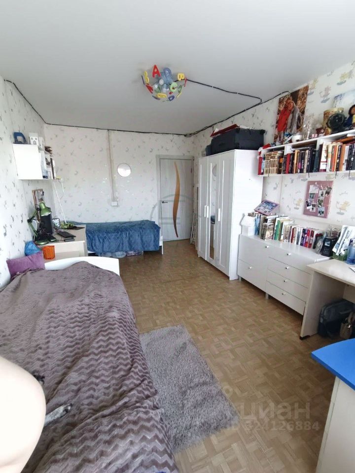 Продажа 2-комн квартиры на вторичном рынке проспект Стачек, 192