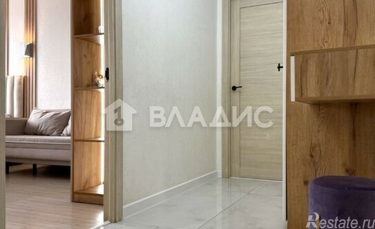 Продажа 2-комн квартиры на вторичном рынке Ангарская улица,  д. 33А