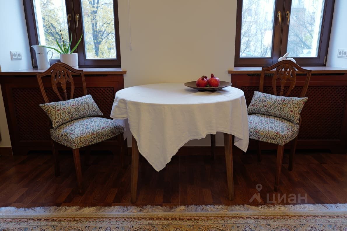 Аренда 2-комн квартиры на вторичном рынке Хлебный переулок, 9