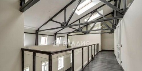 6-комн квартира Композиторская улица