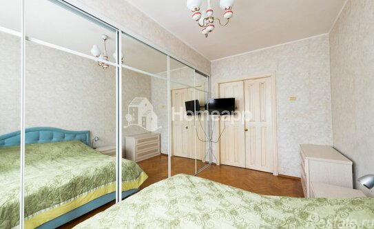 Продажа 3-комн квартиры на вторичном рынке бульвар Матроса Железняка,  д. 10