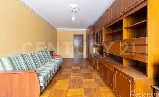 Продажа 4-комн квартиры на вторичном рынке улица Морской Пехоты,  д. 8 к1