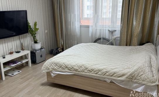 Продажа 1-комн квартиры на вторичном рынке Железнодорожный, улица Андрея Белого,  д. 8