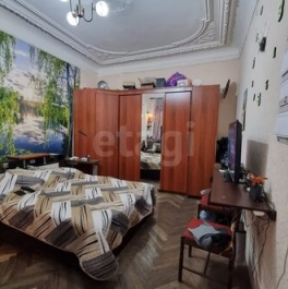 Продажа 5-комн квартиры на вторичном рынке Кирочная улица