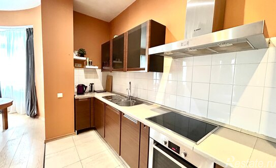 Продажа 6-комн квартиры на вторичном рынке Береговая улица,  д. 4 к1