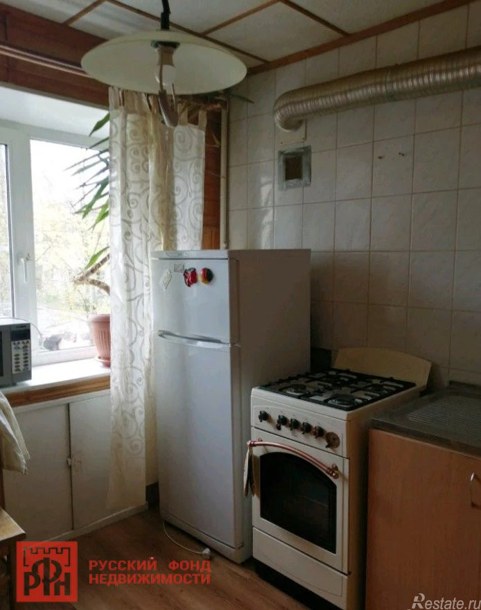 Продажа 2-комн квартиры на вторичном рынке Ломоносов г., Победы ул. ,  д. 11,  к. А