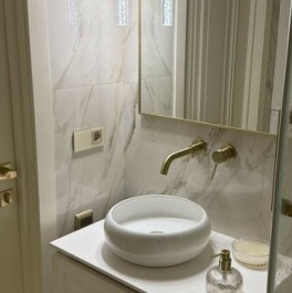 Продажа 2-комн квартиры на вторичном рынке Новохохловская улица,  д. 15 к2