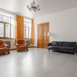 Продажа 6-комн квартиры на вторичном рынке Верейская улица,  д. 8