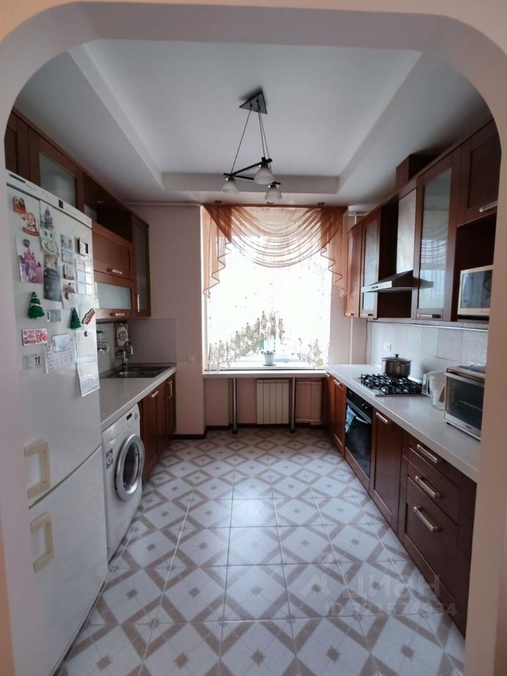 Продажа 3-комн квартиры на вторичном рынке Новозаводская улица, 2К4