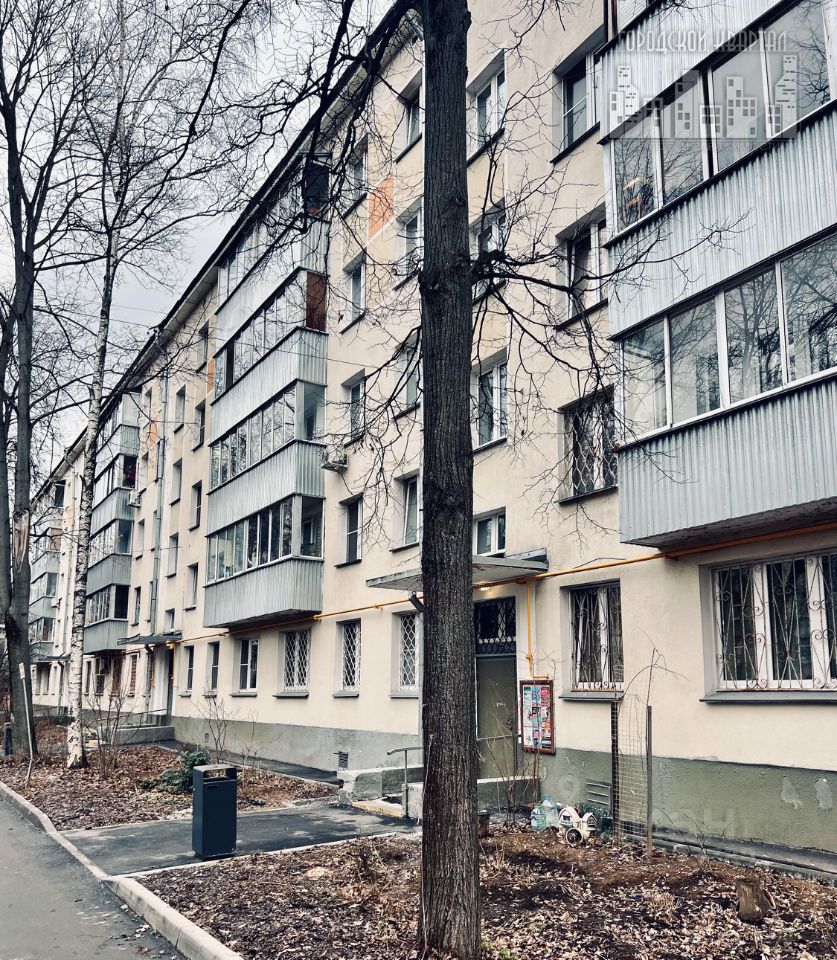 Продажа 1-комн квартиры на вторичном рынке Парусный проезд, 13