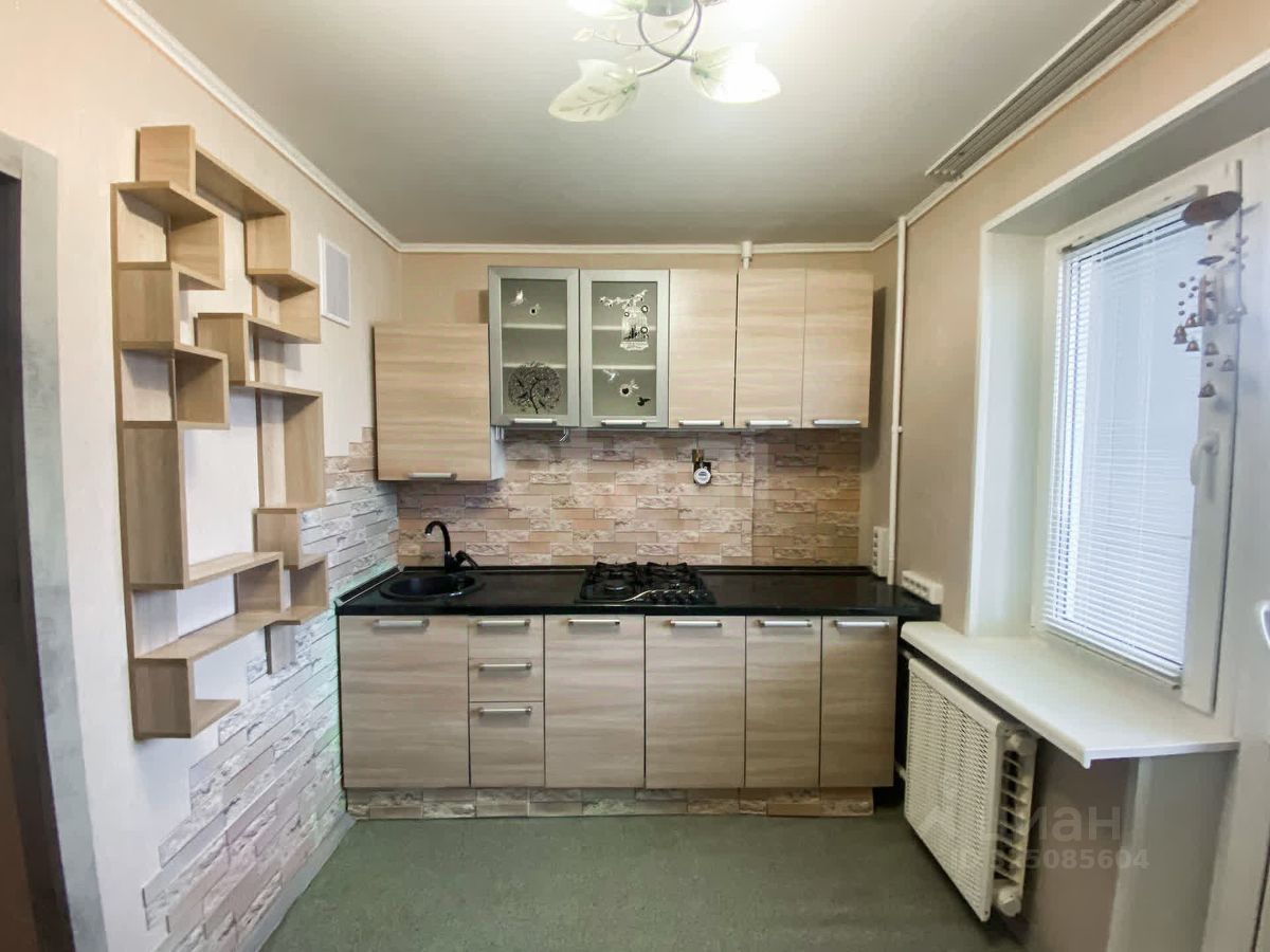 Продажа 1-комн квартиры на вторичном рынке Кириши, Молодежный бульвар, 3