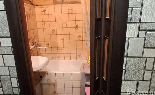 Продажа 2-комн квартиры на вторичном рынке пр-кт Мира,  д. 202А