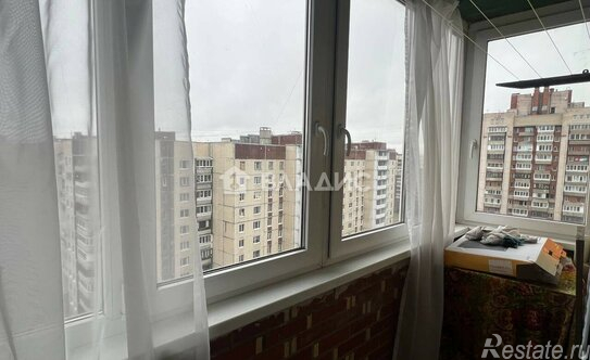 Продажа 1-комн квартиры на вторичном рынке Шлиссельбургский пр-кт,  д. 8,  к. 3