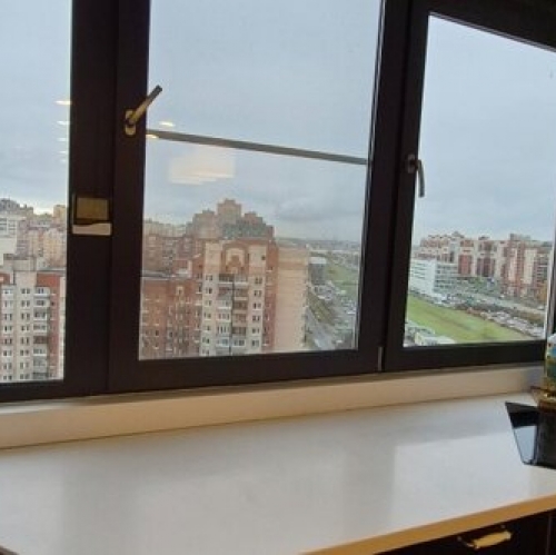 4-комн квартира Брестский б-р,  д. 13