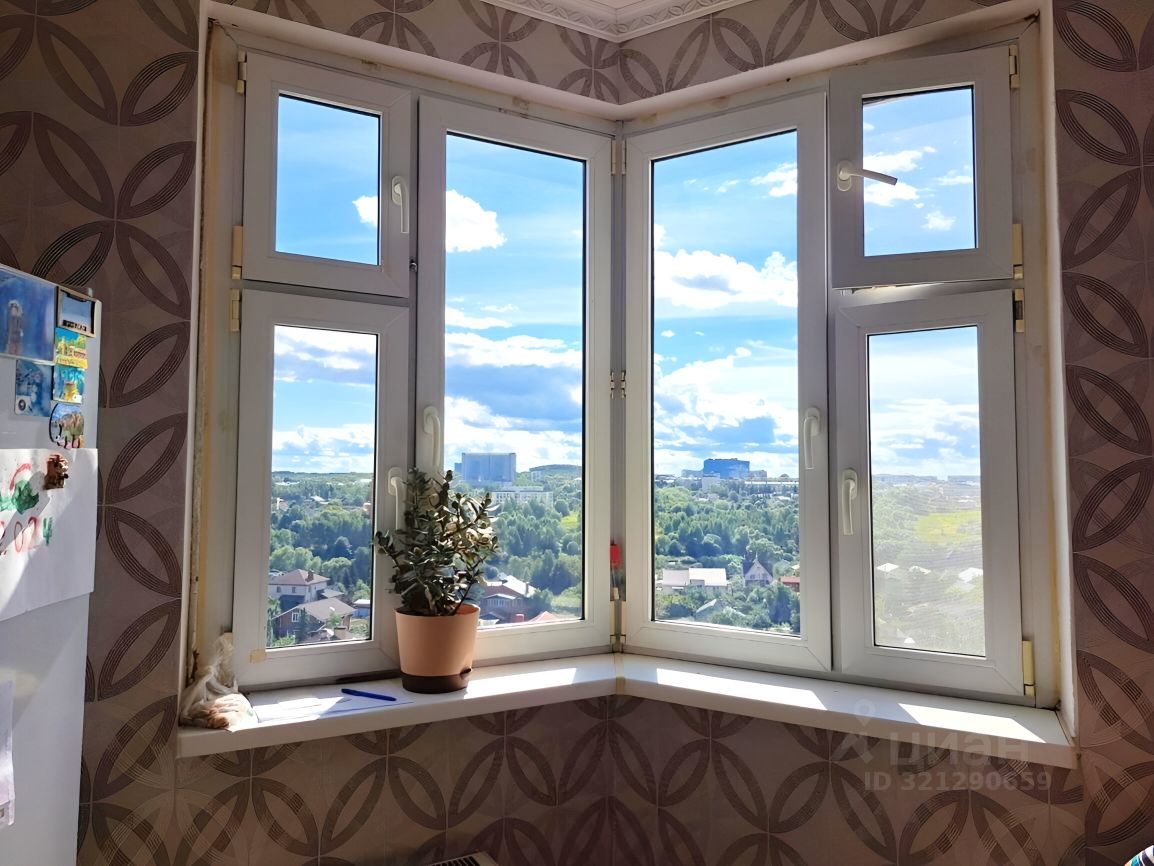 Продажа 2-комн квартиры на вторичном рынке улица Авиаконструктора Петлякова, 11