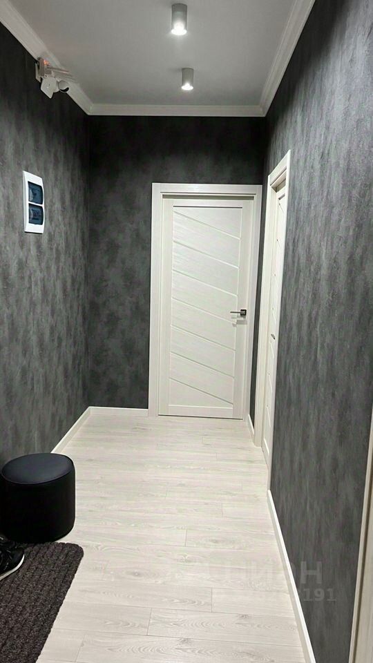 Продажа 2-комн квартиры на вторичном рынке Южный мкр, улица Курыжова, 1