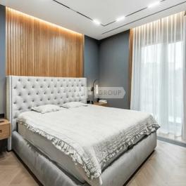 Продажа 4-комн квартиры на вторичном рынке Мосфильмовская улица,  д. 1А
