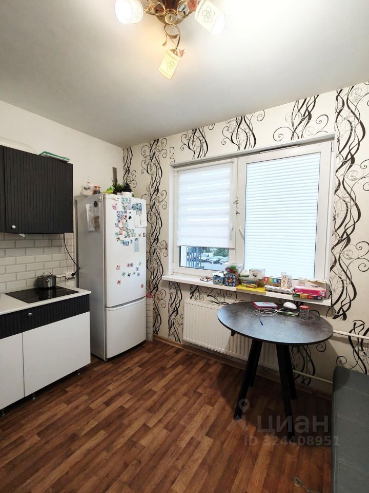 Продажа 1-комн квартиры на вторичном рынке пос. Бугры, улица Школьная, 6к3