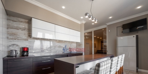 4-комн квартира Морской просп.,  д. 15,  к. 1