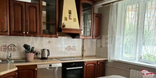 3-комн квартира ул Цюрупы,  д. 6