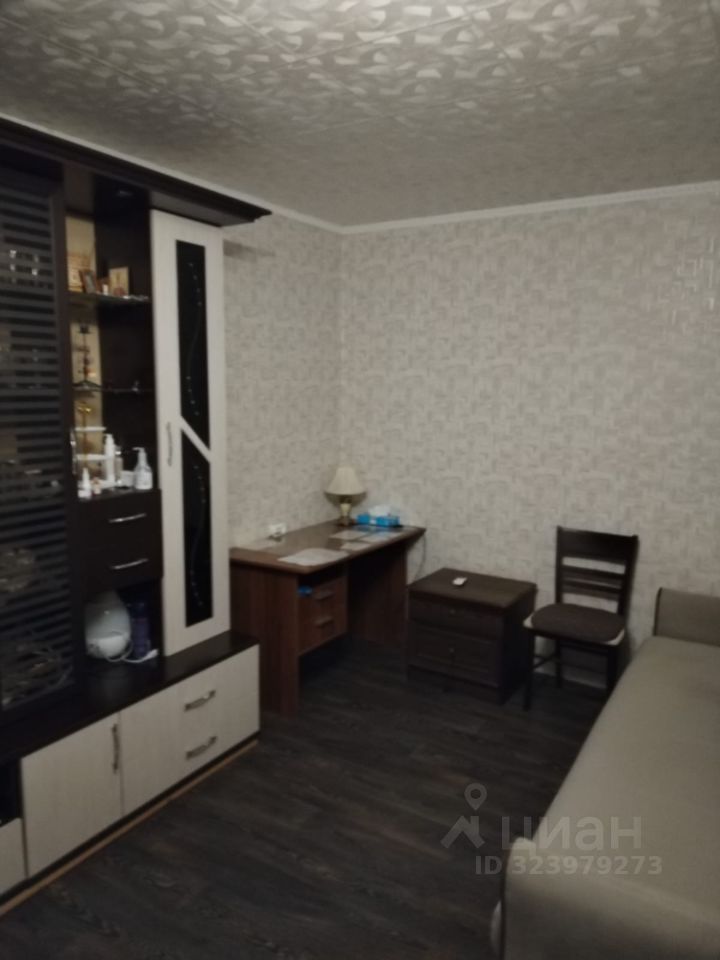 Продажа 1-комн квартиры на вторичном рынке Нахабино пгт, улица Красноармейская, 61