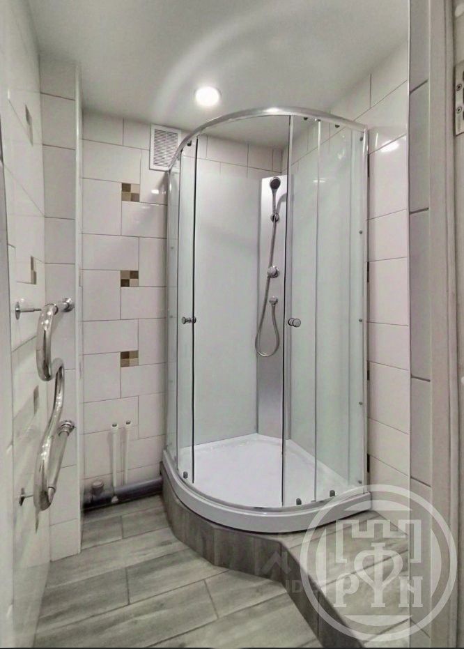 Продажа 3-комн квартиры на вторичном рынке Петергоф, Ропшинское шоссе, 4