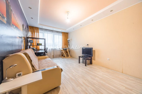 Продажа 3-комн квартиры на вторичном рынке Бугры, ул. Парковая,  д. 2
