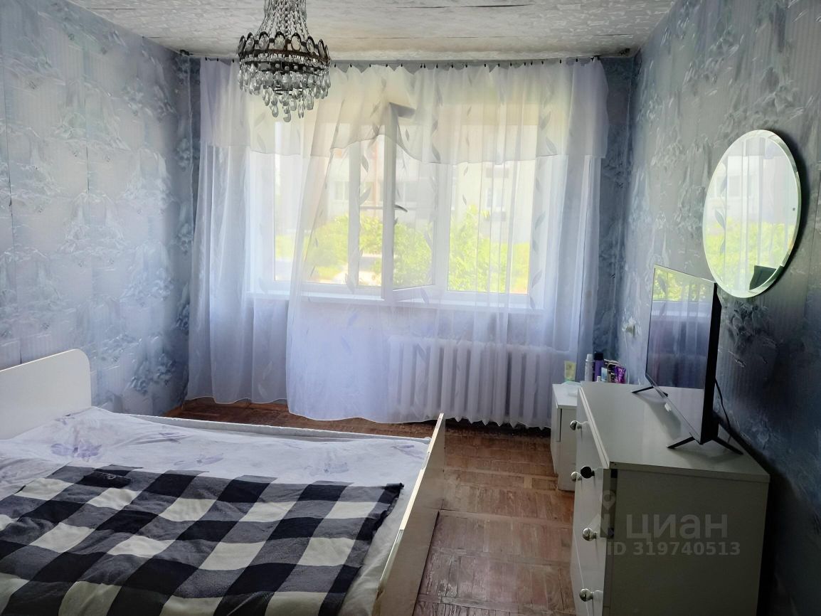 Продажа 2-комн квартиры на вторичном рынке Гатчина, улица Заводская, 3