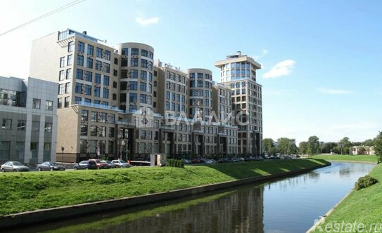 Продажа 3-комн квартиры на вторичном рынке Песочная наб,  д. 40