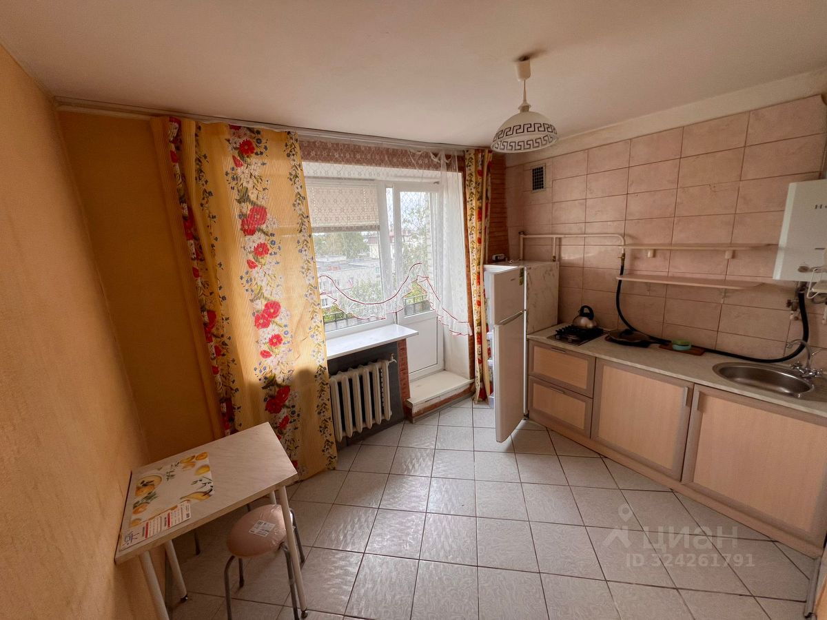 Продажа 1-комн квартиры на вторичном рынке пос. Стрельна, Кропоткинская улица, 6