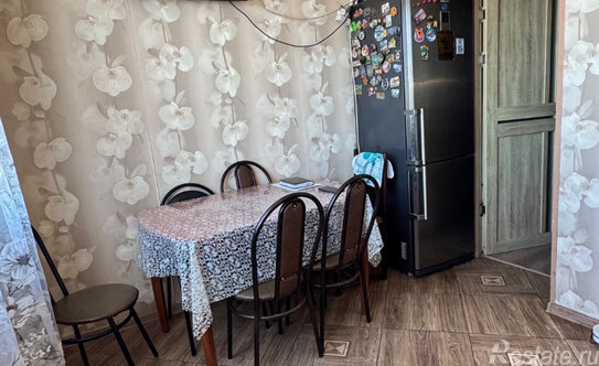 Продажа 3-комн квартиры на вторичном рынке Серпухов, Весенняя улица,  д. 57