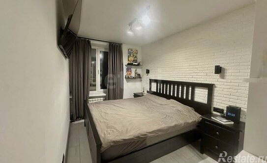 Продажа 1-комн квартиры на вторичном рынке Саратовская улица,  д. 1 к2