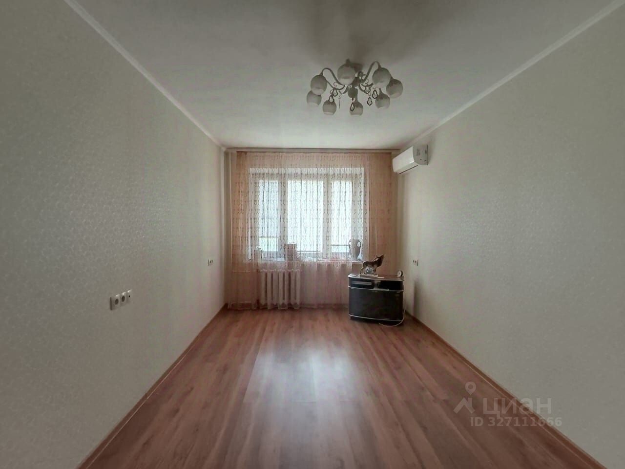 Продажа 2-комн квартиры на вторичном рынке пос. Большевик, улица Ленина, 11