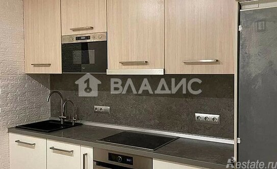 Продажа 2-комн квартиры на вторичном рынке улица Маршала Захарова,  д. 22 к1