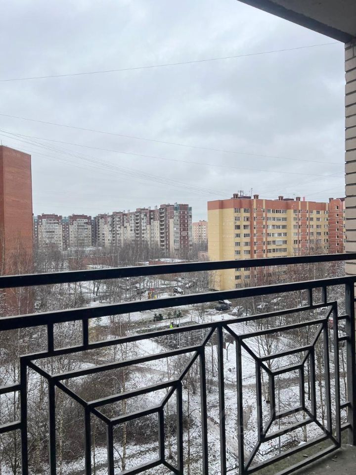 Продажа 3-комн квартиры на вторичном рынке улица Савушкина, 133к1