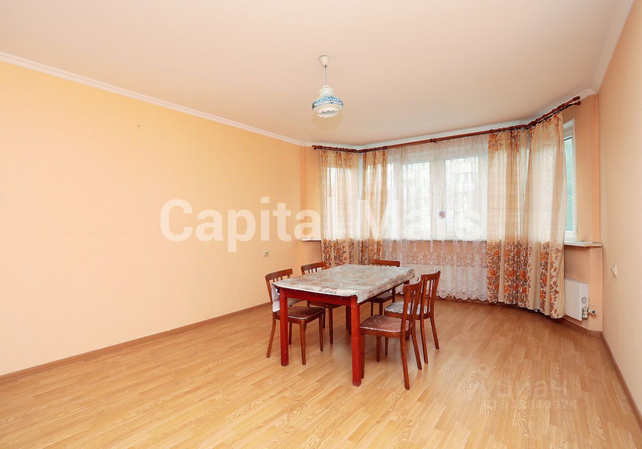 Аренда 3-комн квартиры на вторичном рынке улица Верхние Поля, 10