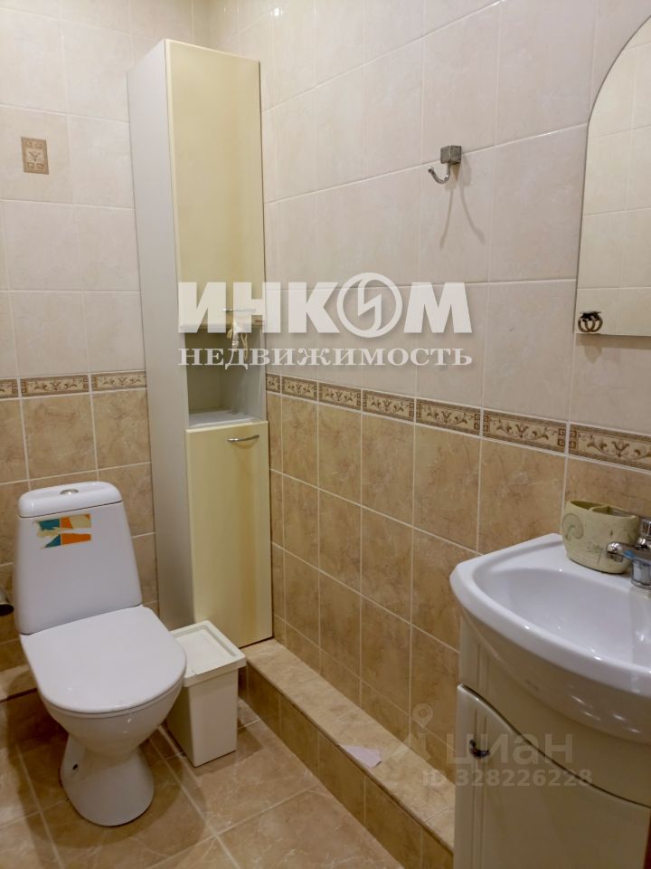 Продажа 3-комн квартиры на вторичном рынке проезд Чечерский, 126к2