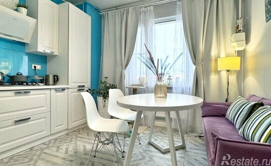Продажа 3-комн квартиры на вторичном рынке Чёрная, ул Садовая,  д. 17,  к. 1