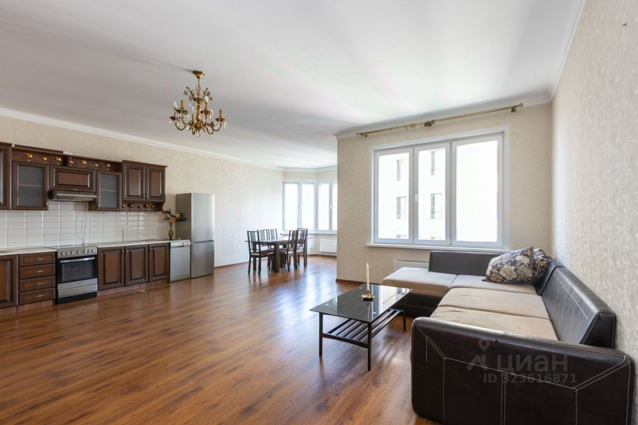 Продажа 3-комн квартиры на вторичном рынке Верхняя Красносельская улица, 19с2