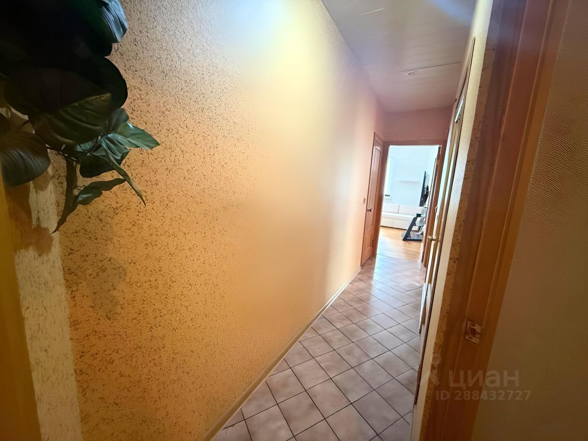 Продажа 3-комн квартиры на вторичном рынке Привольная улица, 25