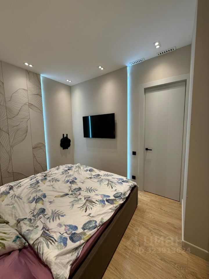 Продажа 2-комн квартиры на вторичном рынке улица Авиаконструктора Сухого, 2к1