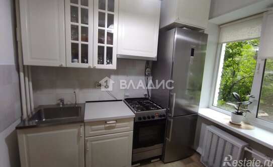 Продажа 2-комн квартиры на вторичном рынке улица Винокурова,  д. 11 к2