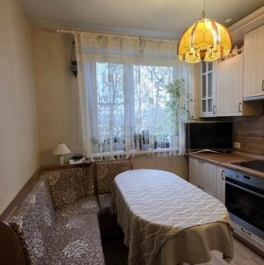 Продажа 2-комн квартиры на вторичном рынке улица Лескова,  д. 21