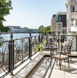 Продажа 5-комн квартиры на вторичном рынке проспект Динамо,  д. 2а литА